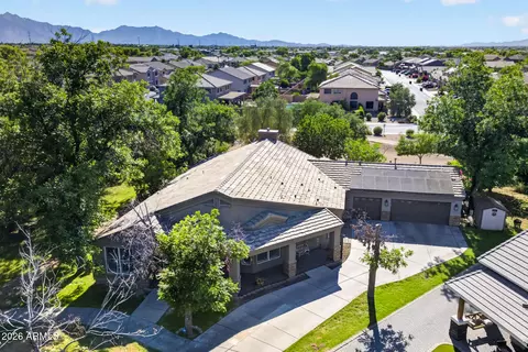 2830 W Harvest Groves Ln, Phoenix, AZ 85041