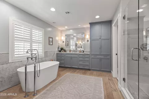Bath - 3433 E Pasadena Ave, Phoenix, AZ 85018 photo 1 of 3