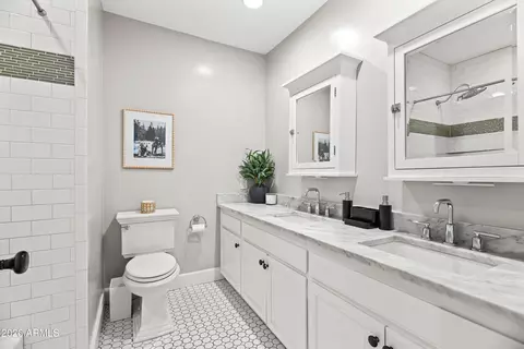 Bath - 3433 E Pasadena Ave, Phoenix, AZ 85018 photo 2 of 3