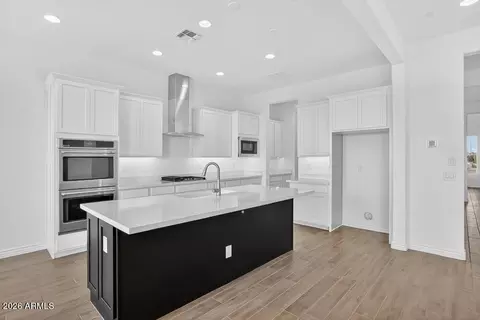 Kitchen - 8121 E Renata Ave, Mesa, AZ 85212 photo 2 of 4