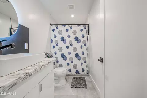 Bath - 1261 E Cambridge Ave, Phoenix, AZ 85006 photo 4 of 6