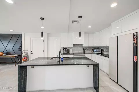 Kitchen - 1261 E Cambridge Ave, Phoenix, AZ 85006 photo 2 of 9
