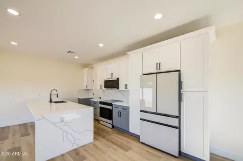 Kitchen - 920 E Pasadena Ave, Phoenix, AZ 85014 photo 2 of 3