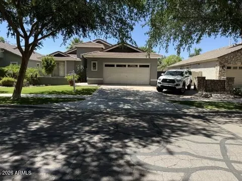 3341 E Lexington Ct, Gilbert, AZ 85234