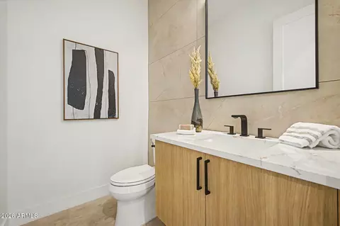 Bath - 4032 Earll Dr, Phoenix, AZ 85018 photo 1 of 6