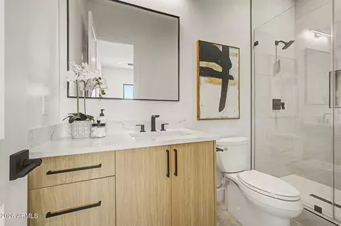 Bath - 4032 Earll Dr, Phoenix, AZ 85018 photo 4 of 6
