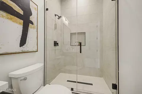 Bath - 4032 Earll Dr, Phoenix, AZ 85018 photo 5 of 6