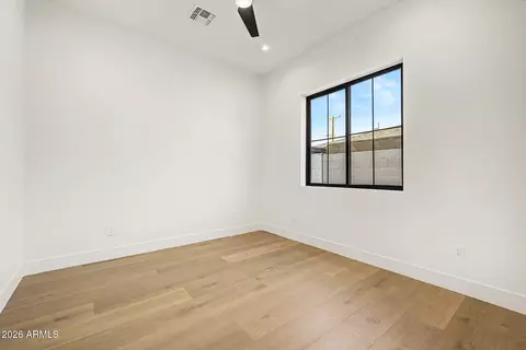 Bedroom - 4032 Earll Dr, Phoenix, AZ 85018 photo 8 of 9