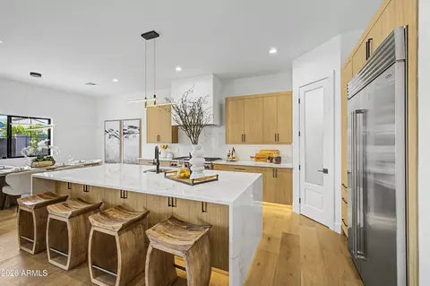Kitchen - 4032 Earll Dr, Phoenix, AZ 85018 photo 2 of 4
