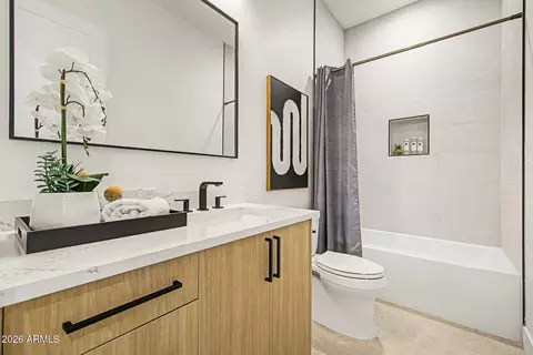 Bath - 4032 Earll Dr, Phoenix, AZ 85018 photo 6 of 6