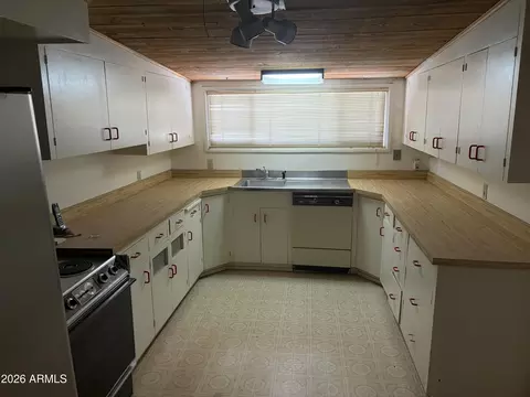 Kitchen - 2105 E Lone Cactus Dr, Phoenix, AZ 85024 photo 1 of 2