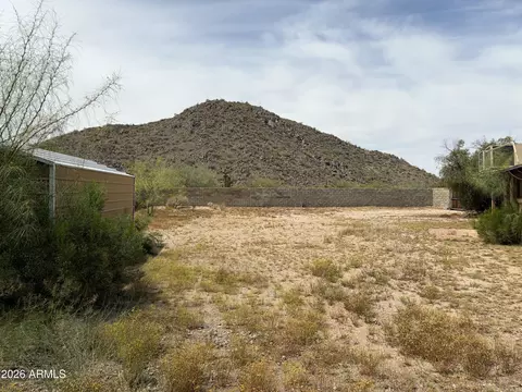 Exterior - 2105 E Lone Cactus Dr, Phoenix, AZ 85024 photo 6 of 7