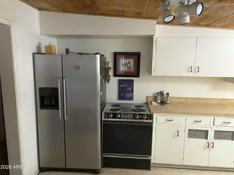 Kitchen - 2105 E Lone Cactus Dr, Phoenix, AZ 85024 photo 2 of 2
