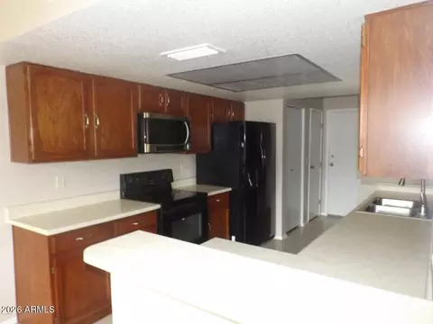 Kitchen - 7770 N 20th Ave, Phoenix, AZ 85021 photo 2 of 4
