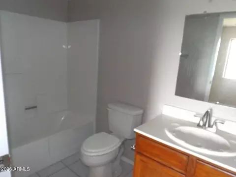 Bath - 7770 N 20th Ave, Phoenix, AZ 85021 photo 3 of 3