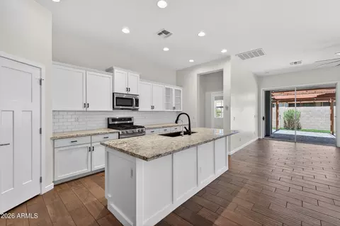 Kitchen - 10612 E Nopal Ave, Mesa, AZ 85209 photo 1 of 2