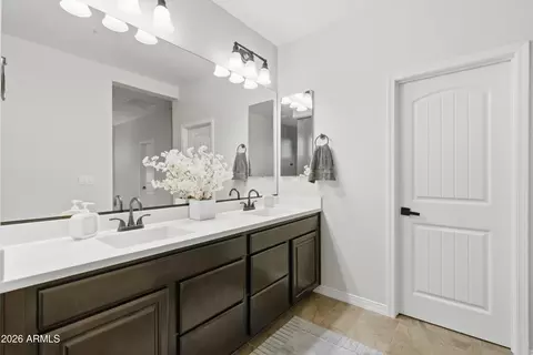 Bath - 3453 E Azalea Dr, Gilbert, AZ 85298 photo 3 of 4