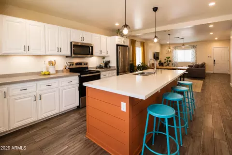 Kitchen - 4101 E Pierce St, Phoenix, AZ 85008 photo 2 of 6