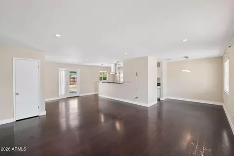 Living - 3817 N 49th Pl, Phoenix, AZ 85018 photo 3 of 4