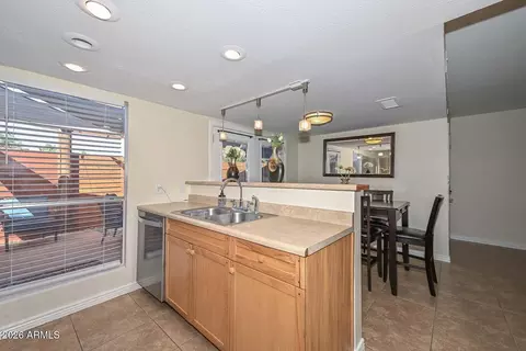 Kitchen - 202 E Betty Elyse Ln, Phoenix, AZ 85022 photo 4 of 5