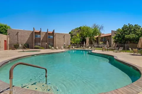Exterior - 5525 E Thomas Rd #O12, Phoenix, AZ 85018 photo 4 of 6