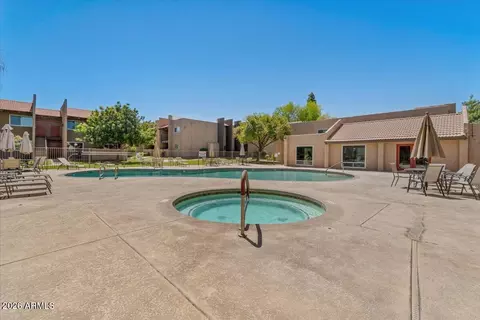 Exterior - 5525 E Thomas Rd #O12, Phoenix, AZ 85018 photo 5 of 6