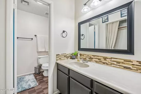Bath - 413 E Kristal Way, Phoenix, AZ 85024 photo 4 of 4