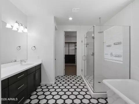 Bath - 1555 E Ocotillo Rd #20, Phoenix, AZ 85014 photo 2 of 4