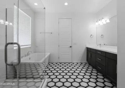 Bath - 1555 E Ocotillo Rd #20, Phoenix, AZ 85014 photo 3 of 4