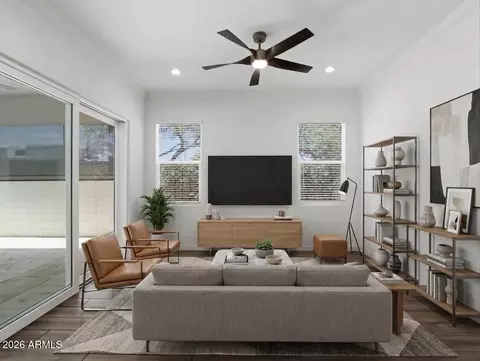 Living - 1555 E Ocotillo Rd #20, Phoenix, AZ 85014 photo 2 of 3