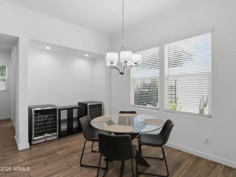 Dining - 1555 E Ocotillo Rd #20, Phoenix, AZ 85014 photo 2 of 2