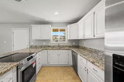 808 E Desert Dr N, Phoenix, AZ 85042