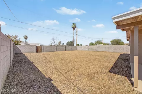 Exterior - 808 E Desert Dr N, Phoenix, AZ 85042 photo 3 of 4