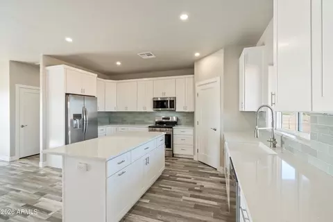 Kitchen - 10893 E Angus Ln, Coolidge, AZ 85128 photo 3 of 5