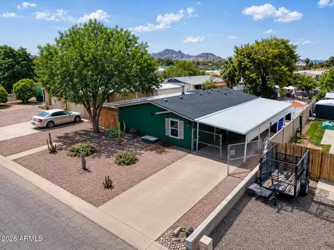 233 E Michelle Dr, Phoenix, AZ 85022 photo 5