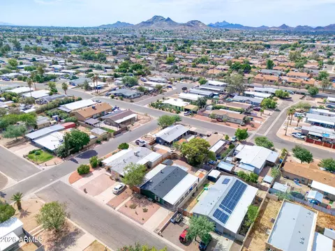 233 E Michelle Dr, Phoenix, AZ 85022 photo 11
