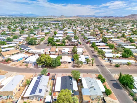 233 E Michelle Dr, Phoenix, AZ 85022 photo 12
