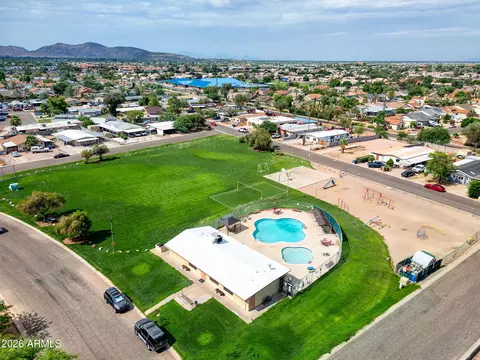 233 E Michelle Dr, Phoenix, AZ 85022 photo 17