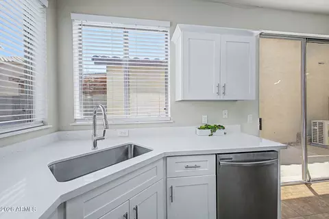 2061 N 29th Pl, Mesa, AZ 85213 photo 10