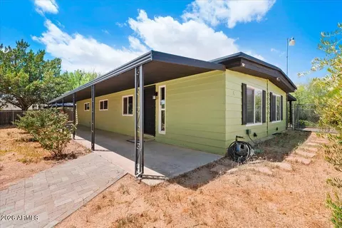 20589 E Larry Ln, Mayer, AZ 86333