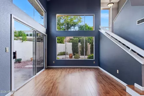 Living - 4021 E Laurel Ln NE, Phoenix, AZ 85028 photo 5 of 10