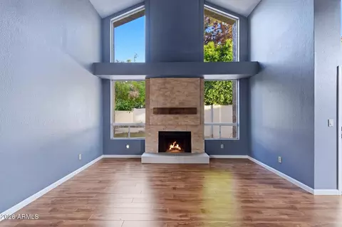 Living - 4021 E Laurel Ln NE, Phoenix, AZ 85028 photo 1 of 10