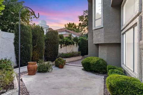 Exterior - 4021 E Laurel Ln NE, Phoenix, AZ 85028 photo 7 of 8