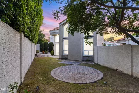 Exterior - 4021 E Laurel Ln NE, Phoenix, AZ 85028 photo 5 of 8