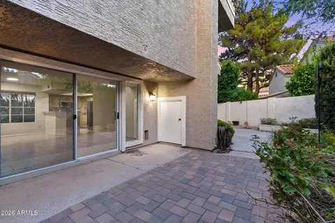 Exterior - 4021 E Laurel Ln NE, Phoenix, AZ 85028 photo 3 of 8