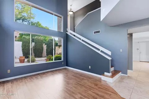 Living - 4021 E Laurel Ln NE, Phoenix, AZ 85028 photo 6 of 10