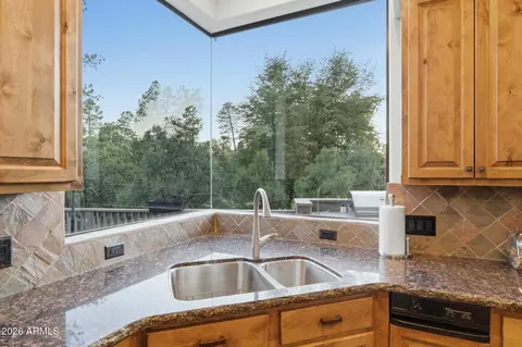 Kitchen - 2505 E Scarlet Bugler Cir, Payson, AZ 85541 photo 3 of 5