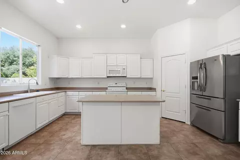 Kitchen - 2808 E Park Ave, Gilbert, AZ 85234 photo 2 of 6