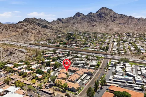 View/Area - 1820 E Morten Ave #111, Phoenix, AZ 85020 photo 3 of 6