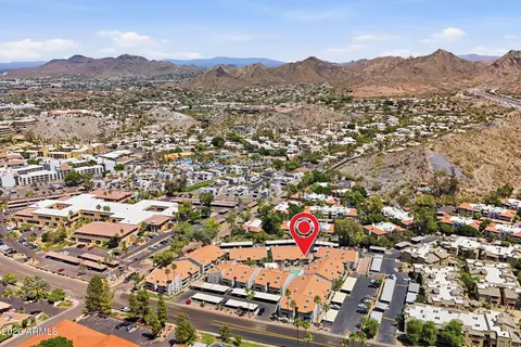 View/Area - 1820 E Morten Ave #111, Phoenix, AZ 85020 photo 4 of 6